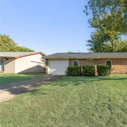 Rent this 3 bed house on 131 Yorkshire Dr in Cedar Hill, Texas