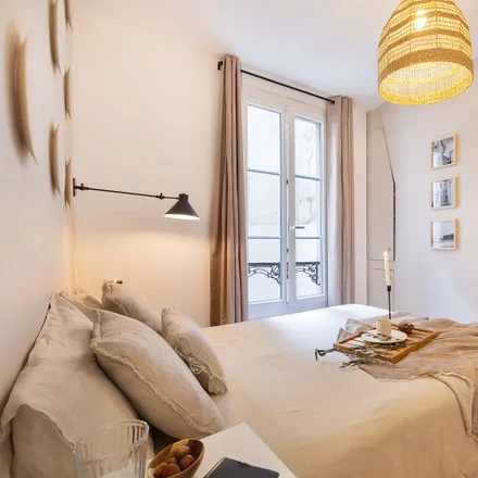 Image 3 - 25 Rue Lambert, 75018 Paris, France - Apartment for rent