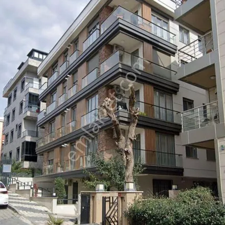 Rent this 3 bed apartment on BİM in Hüsniye Caddesi, 34840 Maltepe