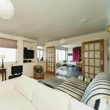 Image 4 - Fourth Avenue, Kingsway, Hove, BN3 2RR, United Kingdom - Apartment for sale