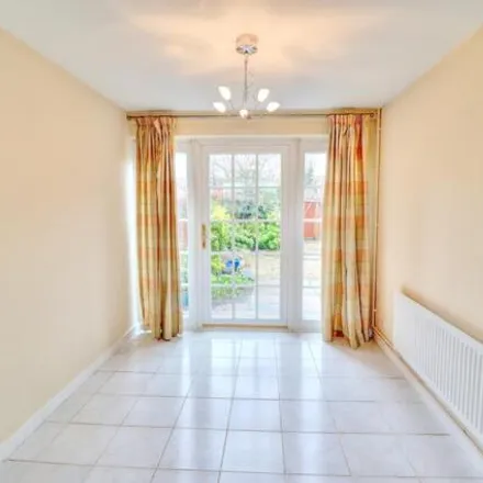 Image 5 - Brooke Road, Monks Risborough, HP27 9HJ, United Kingdom - Townhouse for rent