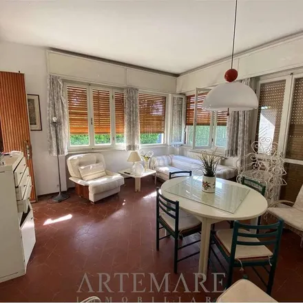 Image 3 - Via Donati, 55042 Forte dei Marmi LU, Italy - Apartment for rent