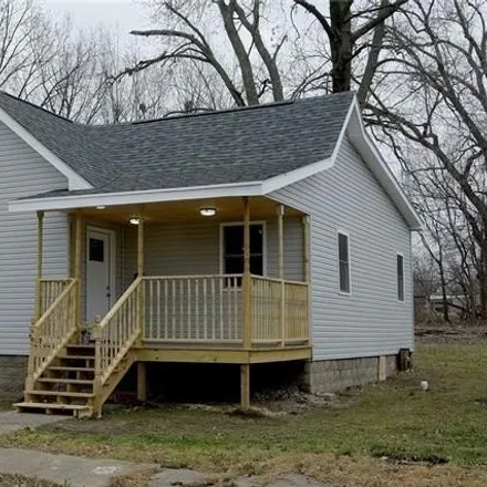 Buy this 2 bed house on 461 Raynard Street in Chillicothe, MO 64601