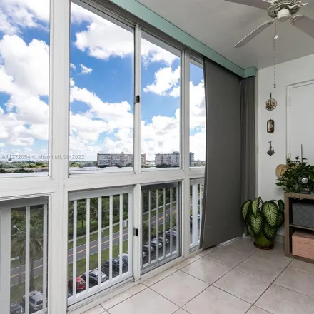 Image 6 - 4400 Hillcrest Drive, Hollywood, FL 33021, USA - Condo for sale