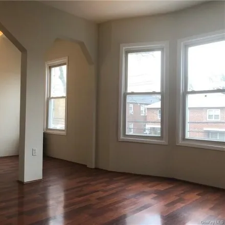 Image 4 - 1573 Hollywood Avenue, New York, NY 10461, USA - House for rent
