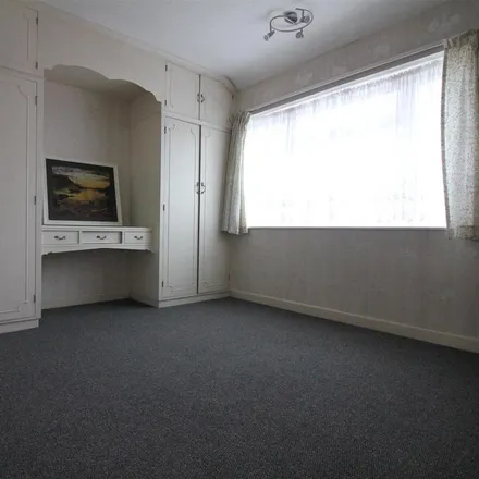 Image 6 - Balmoral Drive, London, UB4 0QD, United Kingdom - Duplex for rent