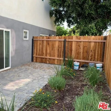 Image 6 - 5728 Fair Avenue, Los Angeles, CA 91601, USA - Townhouse for rent