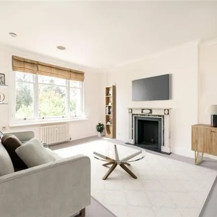 Rent this 2 bed room on 71 Elm Park Gardens in London, SW10 9PF