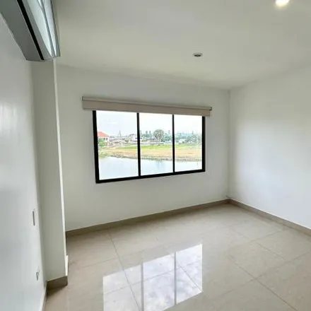 Rent this 4 bed apartment on unnamed road in 092301, Samborondón