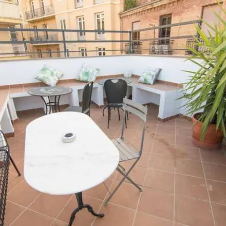 Rent this 3 bed apartment on Barbería Santa Paula in Calle Santa Paula, 34