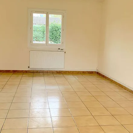 Rent this 4 bed apartment on 4 Rue du Parc des Sports in 33440 Ambarès-et-Lagrave, France