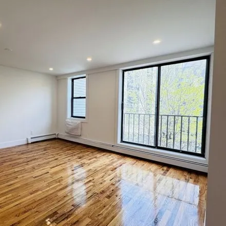 Rent this 3 bed apartment on 180 Huron Street in New York, NY 11222