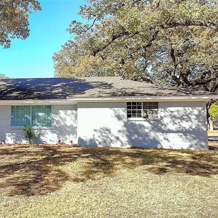 Buy this 5 bed house on 1408 Canterbury Circle in Fort Worth, TX 76112