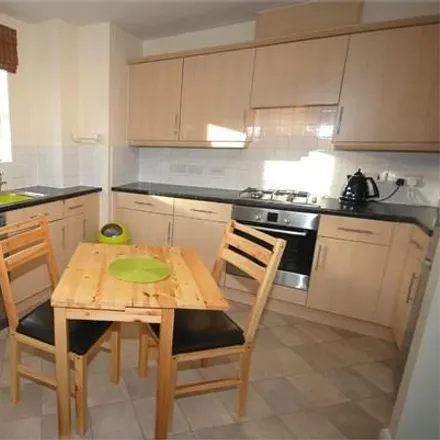 Image 3 - Mica Close, Rugby, CV21 3UX, United Kingdom - Apartment for rent