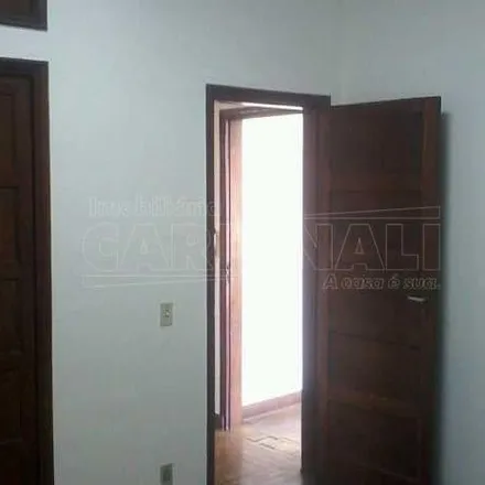 Rent this 2 bed house on Rua Nove de Julho 912 in 922 e 924, Centro