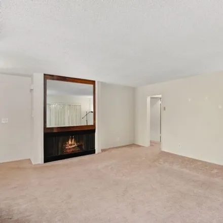 Image 6 - 1810 Camden Avenue, Los Angeles, CA 90025, USA - Condo for sale