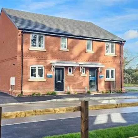 Buy this 3 bed duplex on Greenace Place in Greenham, RG14 7GY