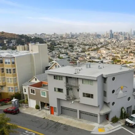 Image 2 - 95 Grand View Avenue, San Francisco, CA 94114, USA - House for sale