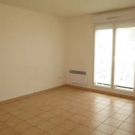 Rent this 5 bed apartment on 1 Rue des Martyrs in 62400 Béthune, France
