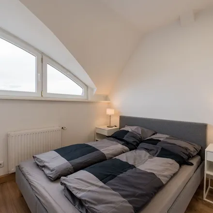 Rent this 2 bed apartment on Florastraße 38 in 13187 Berlin, Germany