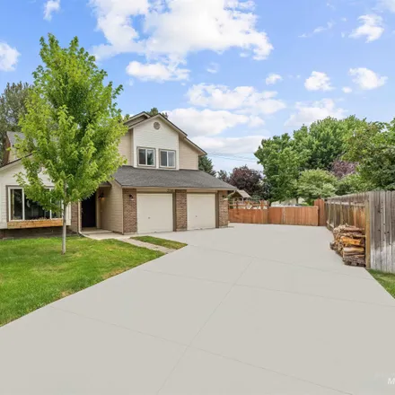 Image 2 - 2100 North Amethyst Place, Meridian, ID 83646, USA - House for sale