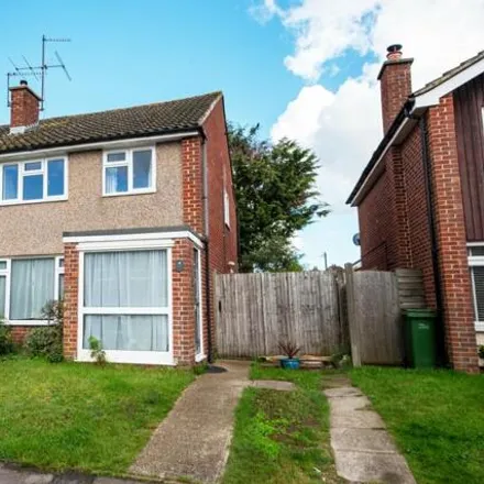 Buy this 3 bed duplex on Paynesdown Road in Thatcham, RG19 3SE