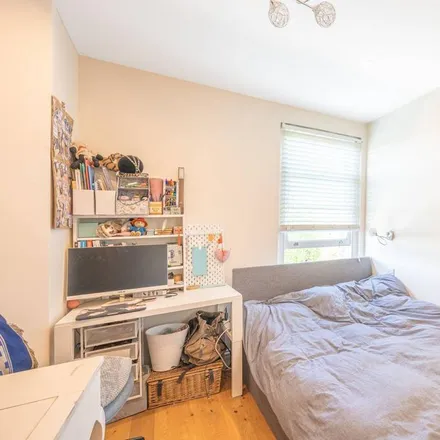 Rent this 1 bed apartment on 93 Fordwych Road in London, NW2 3NL