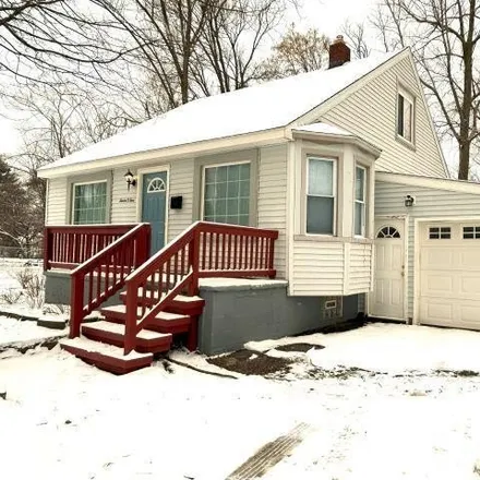 Rent this 3 bed house on 710 Kenilworth Avenue in Pontiac, MI 48340