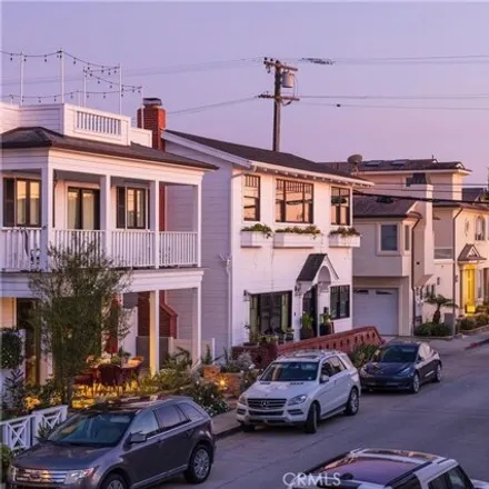 Image 2 - 124 Turquoise Avenue, Newport Beach, CA 92662, USA - Apartment for sale