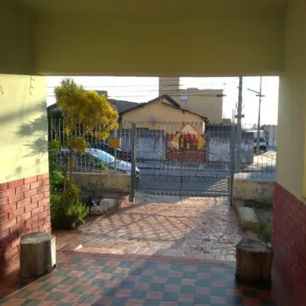 Buy this 3 bed house on Rua Oswaldo Cruz in Cavarucanguera, Taubaté - SP