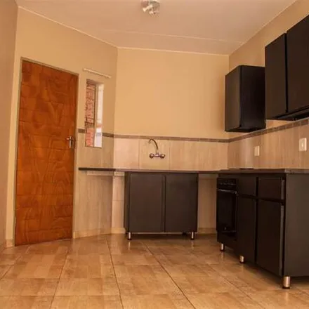 Image 3 - Mansfield Avenue, Les Marais, Pretoria, 0182, South Africa - Apartment for rent