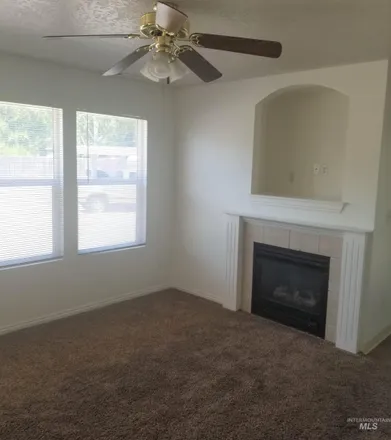 Image 4 - 1420 North Stephanie Lane, Nampa, ID 83651, USA - Duplex for sale