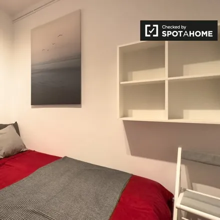 Rent this 2 bed room on Carrer del Rosselló in 52-54, 08029 Barcelona