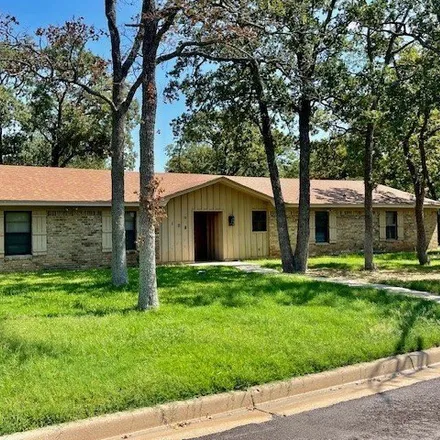 Rent this 3 bed house on 110 Oak Forest Drive in Elm Mott, McLennan County