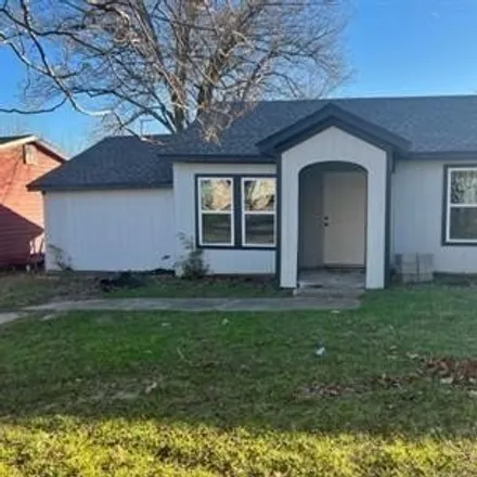 Buy this 2 bed house on 1028 West Texas Street in Denison, TX 75020