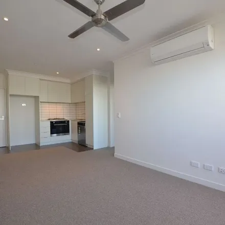 Image 7 - 28 Geelong Road Service Road, Footscray VIC 3011, Australia - Apartment for rent