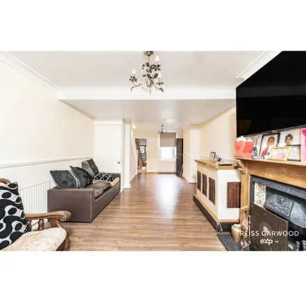 Buy this 2 bed townhouse on Sumner Road in London, CR0 3LQ