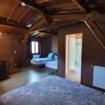 Rent this 2 bed townhouse on 46700 Puy-l'Évêque