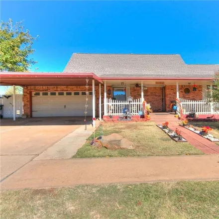 Buy this 4 bed house on 901 Northeast 6th Street in Moore, OK 73160