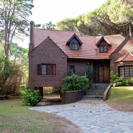 Buy this 4 bed house on Álamo in Partido de Pinamar, B7167 XAA Cariló