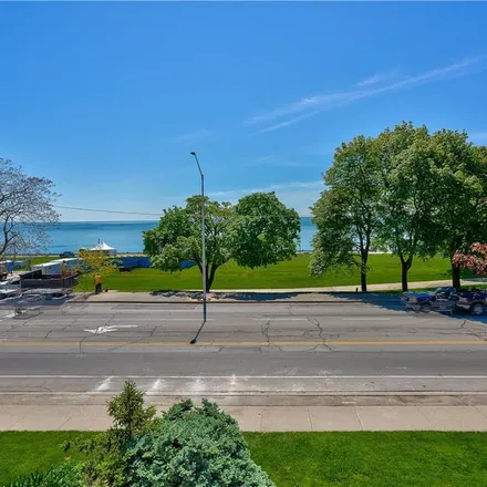 Rent this 3 bed apartment on Lakeshore Road in Burlington, ON L7S 1B1