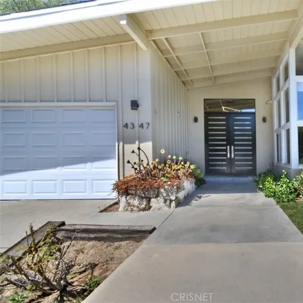 Image 2 - 4347 Coronet Drive, Los Angeles, CA 91316, USA - House for rent