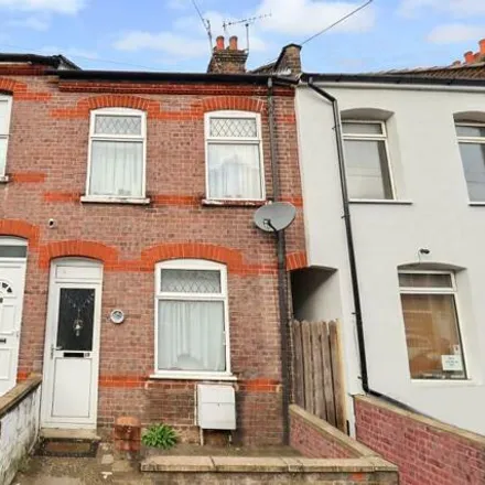 Buy this 2 bed townhouse on St Peters Road in Luton, LU1 1PG