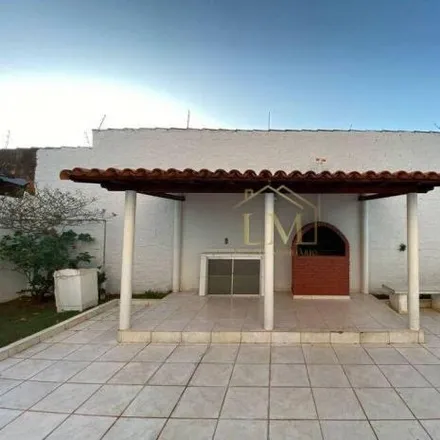 Buy this 4 bed house on Avenida Princesa Isabel in Tabajaras, Uberlândia - MG