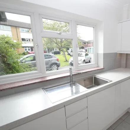 Image 3 - Wey Court, Runnymede, KT15 3JN, United Kingdom - Apartment for rent