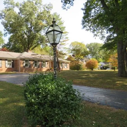 Image 5 - 507 Deepwood Drive, Hopkinsville, KY 42240, USA - House for sale