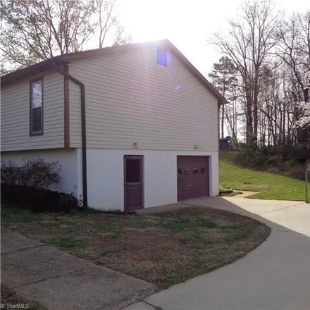 Image 2 - 5066 Wrangler Drive, Walkertown, Forsyth County, NC 27101, USA - House for rent