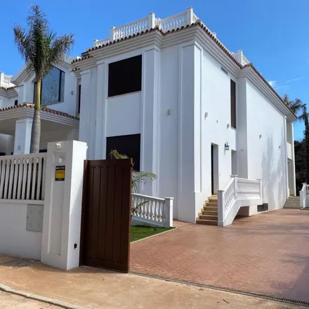 Image 7 - Calle 4, 29678 Marbella, Spain - Apartment for rent