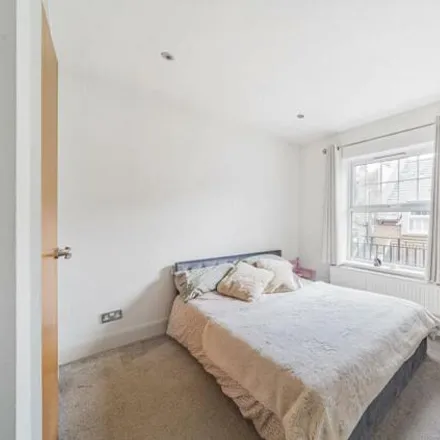 Image 6 - Old Canal Mews, London, SE15 6NX, United Kingdom - Apartment for sale