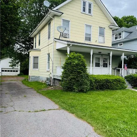 Rent this 2 bed apartment on 17 Fairlawn Avenue in East Middletown, City of Middletown